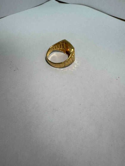 22ct gold ring (size T) (10.81g)