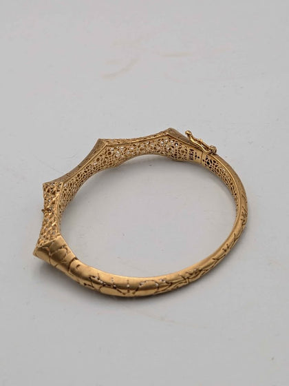 18ct Yellow Gold Intricate Lattice Pattern Bangle Bracelet – 9.09 Grams - Elegant Fine Jewellery