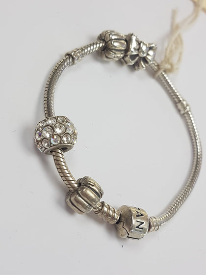 PANDORA BRACELET +4CHARMS 18CM LEYLAND.