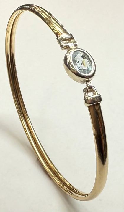9CT GOLD BANGLE