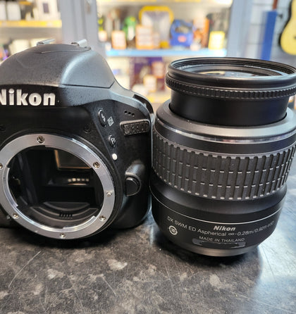 Nikon D3300 24MP Camera + Nikon 18-55mm 1:3.5-5.6G II ED Lens