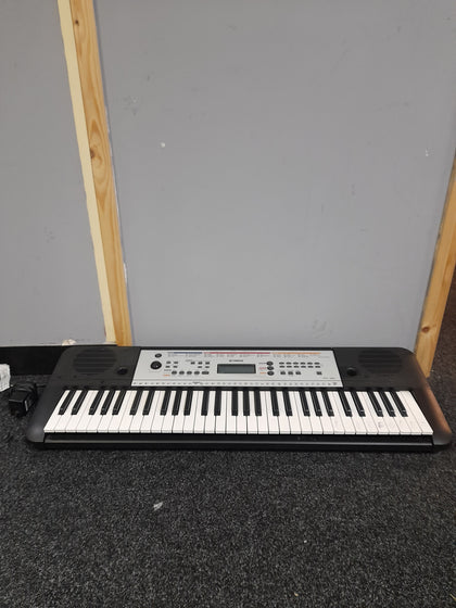 Yamaha YPT260 61-Key Portable Keyboard with Power Adapter