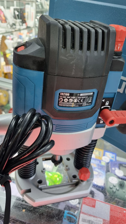 Erbauer ER2100 2100W Router with box