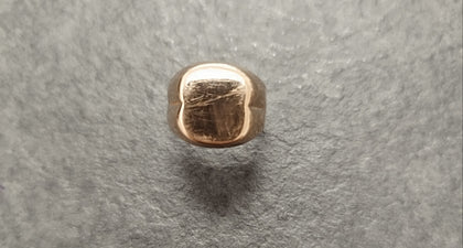 14K Yellow Gold Men's Signet ring size V