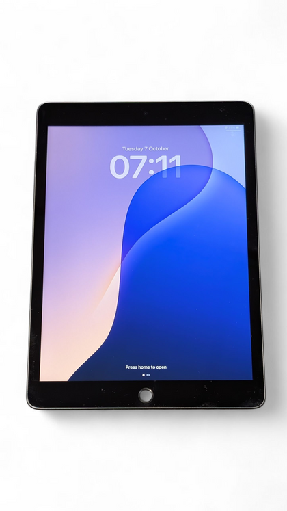 Apple iPad (9th Gen) 64GB Space Grey w/Case *Unboxed*