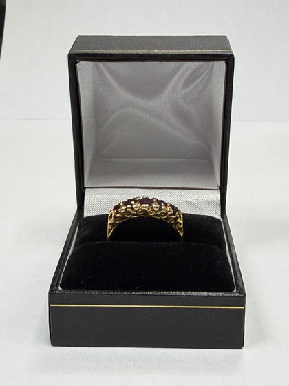 18ct Gold Ladies Garnet Ring , Red Stones ( Size Q ) 4.04g - ** Hallmarked **