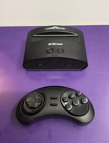 SEGA Mega Drive Arcade Classic Console with 81 Built-In Games **inc. Official Controller & All Cables**.