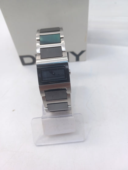 Dkny Ny-3383 Stainless Steel Quartz Analog Women's Watch Sz. 5 3/4