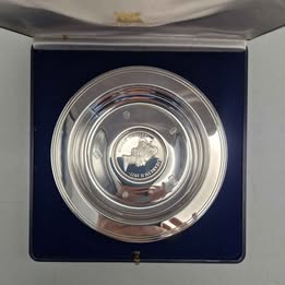 Silver jubilee of her majesty queen Elizabeth II 1977 royal plate 129.8G