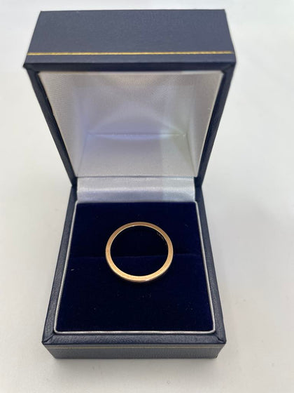 9ct gold ring - J