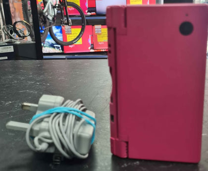 NINTENDO DSi CONSOLE PINK WITH CHARGER