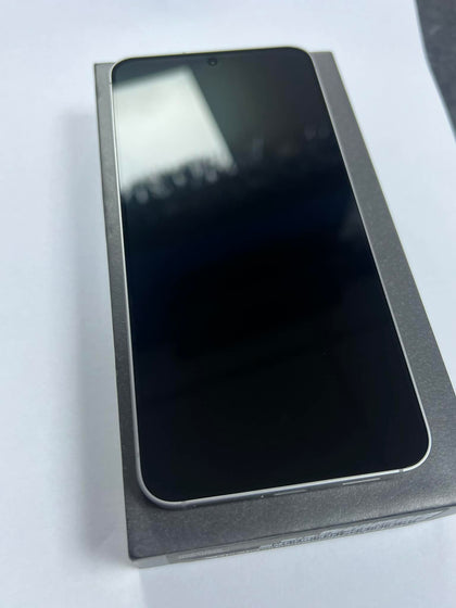 Samsung Galaxy S25 (Black) - 128GB - LIKE-NEW!!!