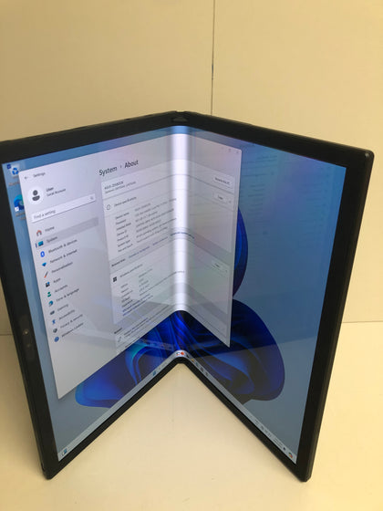 ASUS Zenbook Fold OLED UX9702 17.3
