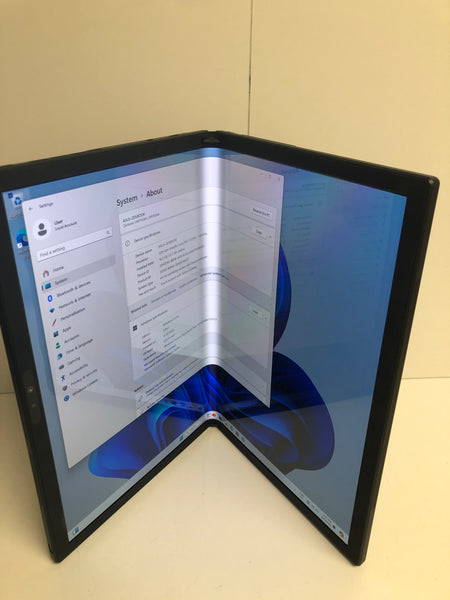 ASUS Zenbook Fold OLED UX9702 17.3