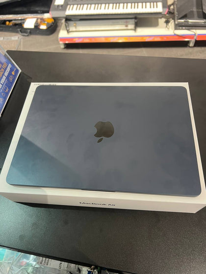 MacBook Air 16,12/M4 (10-CPU 8-GPU)/16GB/256GB SSD