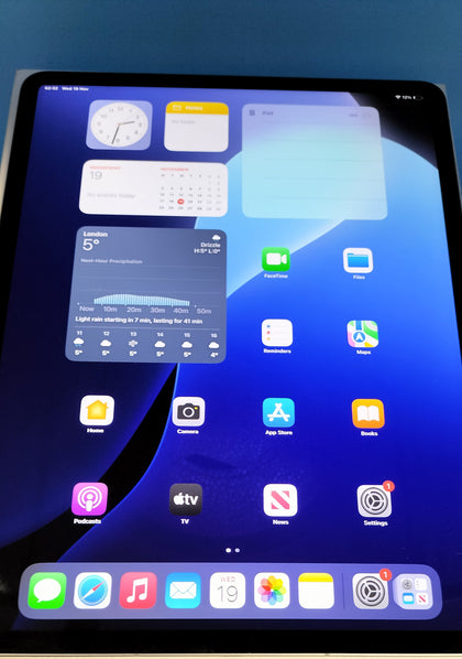 Apple MacBook Air M2 (2024)