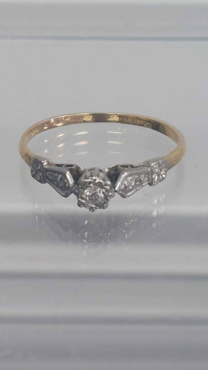 1.6g 9ct GOLD yellow Boxed ring size M