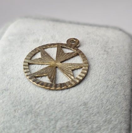 18ct Maltese Cross Pendant