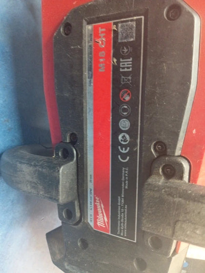 Milwaukee M18 CHT hedge trimmer (no battery)