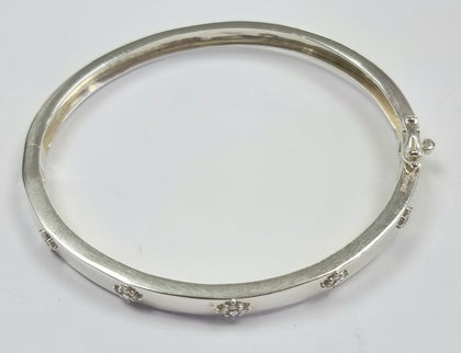 Silver Bangle with Moissanite