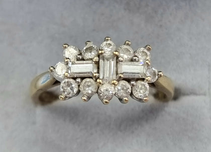 9ct Gold CZ Ring Size  