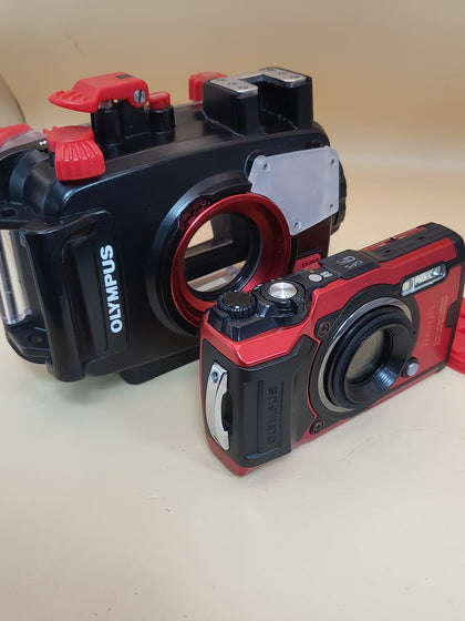 Olumpus Tough TG-6 Sports 4K camera with PT 059 Underwater Housing