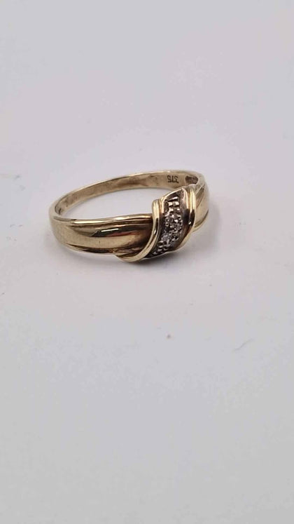 9ct Yellow Gold Knot Like Ring With CZ Stones - 1.90 Grams - Size Q