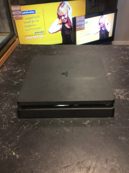 PlayStation 4 Slim