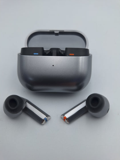 Samsung Galaxy Buds 3 pro silver in-ear headphones with wireless charging case unboxed