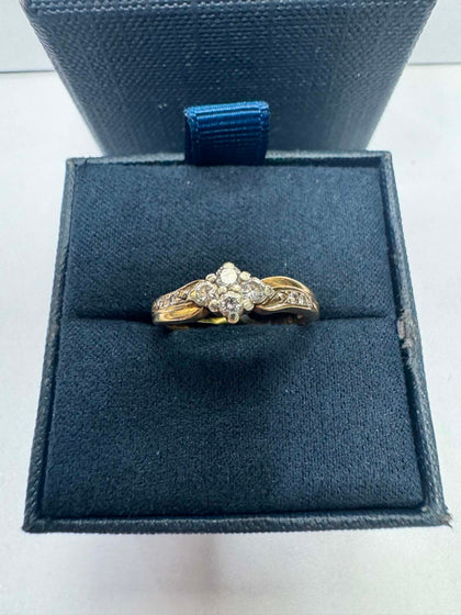 2.4g 9ct Gold Crossover Ring - Size O - **Hallmarked**