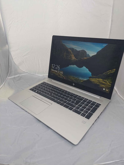 HP 755-G5, Ryzen 7 2700U, 8GB Ram, 256GB SSD, 15