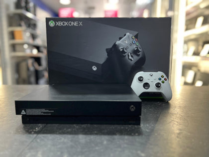 Xbox One X - 1TB w/ Series S controller ( White )