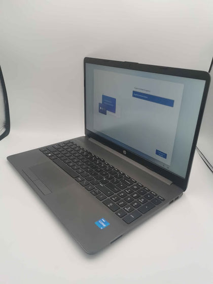 HP 250 G8, i5-1135G7, 8GB Ram, 256GB SSD, 15