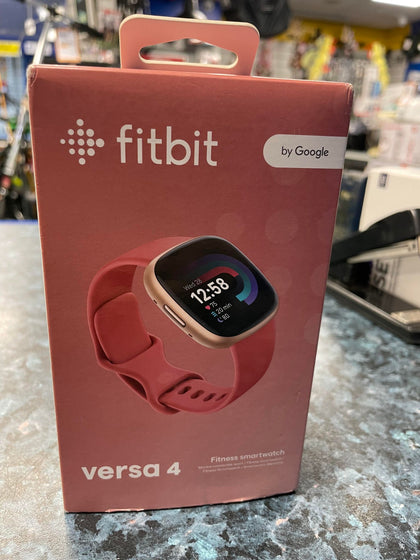 Fitbit Versa 4 Pink Sand/Copper Rose.