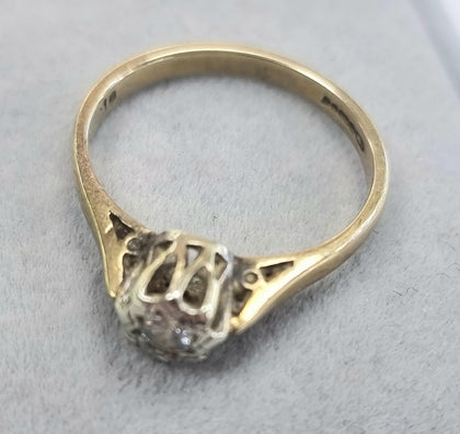 9ct Gold Diamond ring Size M1/2