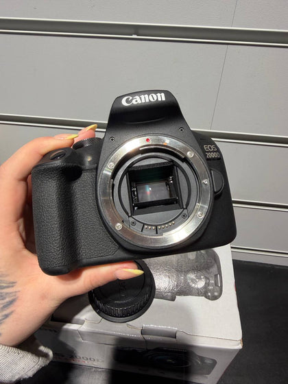 ** SALE ** Canon EOS 2000D Black + 18-55mm IS II