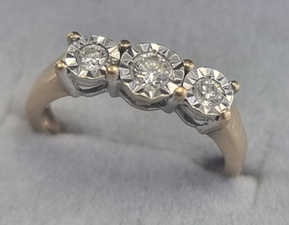 9ct Yellow Gold 3 Stone Diamond Ring Size 