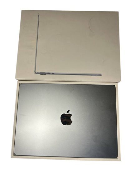 MacBook Air 16 - BOXED