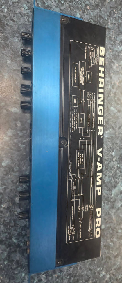 BEHRINGER V-AMP PRO