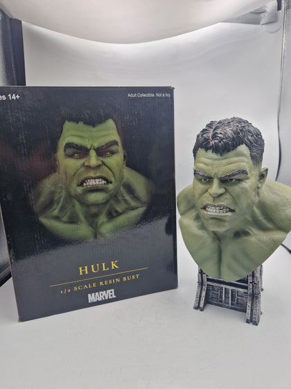 Diamond Select Marvel Legends in 3D Thor Ragnarok Hulk 1/2 Scale Bust – Collectible Display Figure