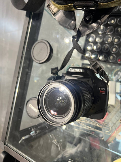 Canon EOS Rebel T2i / 550D 18MP DSLR Camera - 18-55mm Lens