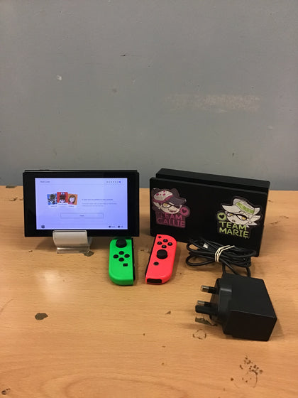 Nintendo Switch + Docking