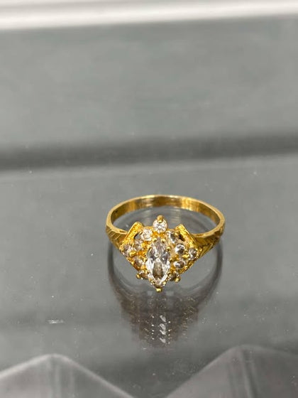 22K gold ring size P 4.55G ** preowned **