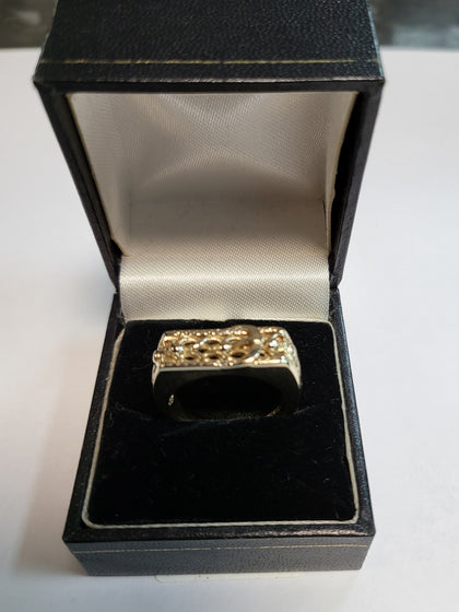 9ct Yellow Gold Flat Topped Buckle Ring - Size S - 7.60g