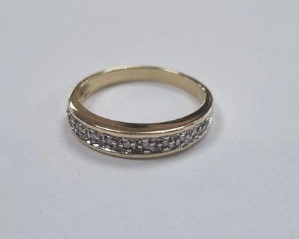 9ct white gold diamond ring size O 1/2