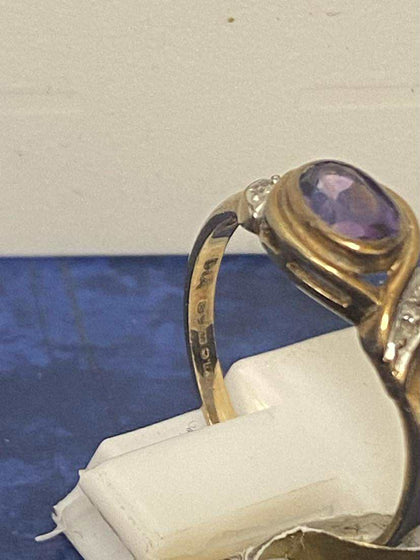 9ct Gold Ring (Size O) Apx 1.6g