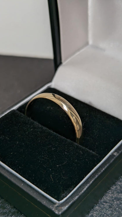 375 9CT HALLMARKED, WEDDING BAND, SIZE Z+1, 2.8G, PRE OWNED, BOXED