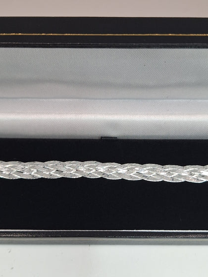 new other flat silver bracelet 925, weight 7.2g,lenght 7.5.