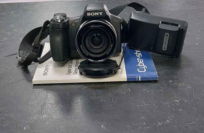 Sony Cyber-shot Black 9.1 Megapixels Digital Camera.