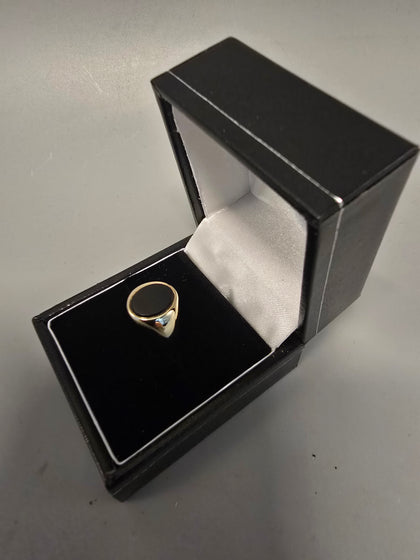 9CT Gold Ring 2.8G With Black Stone Size J